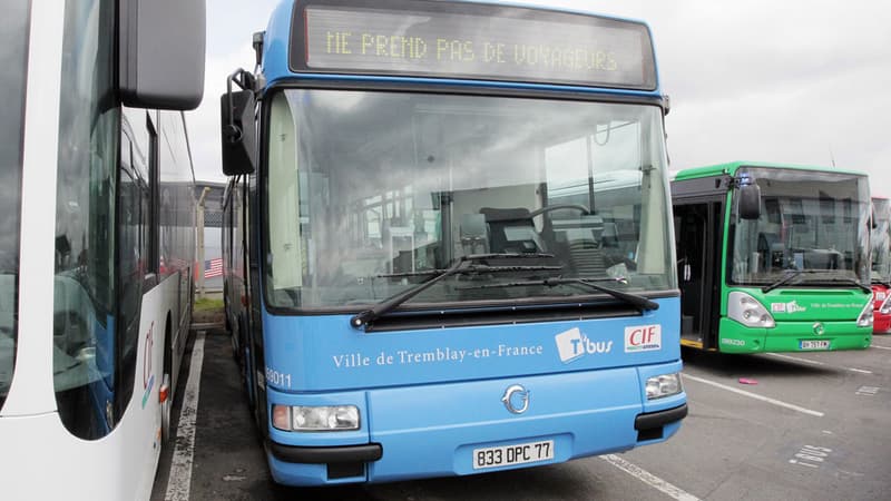 Un bus de la compagnie des Courriers d'Ile-de-France. Image d'illustration.