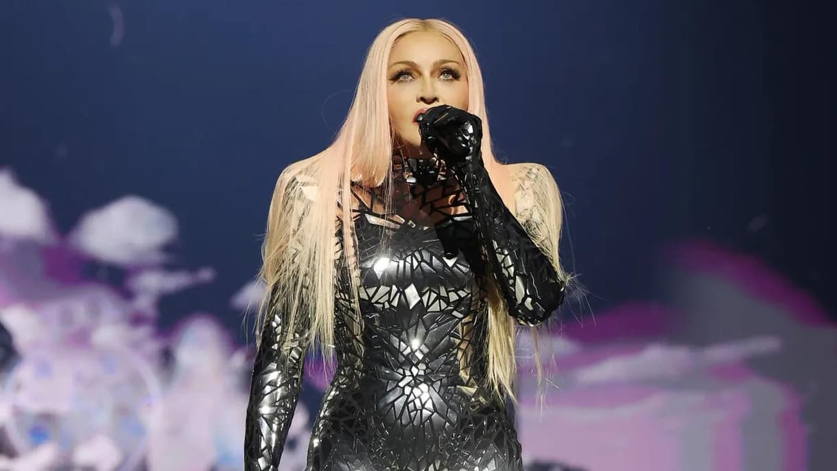 Madonna, Versace