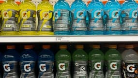 Des bouteilles de Gatorade sont visibles dans une épicerie à Las Vegas, aux États-Unis, le 17 novembre 2023. 