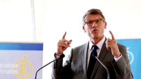 Vincent Peillon a assuré ne pas mettre la pression aux maires dans la mise en oeuvre de sa réforme