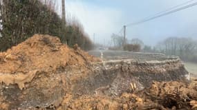La route est fermée depuis le vendredi 7 février par les autorités. 