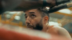 Le streamer Billy (RebeuDeter) avant son combat de boxe contre GregMMA le 7 décembre 2024 à la Paris Defense Arena