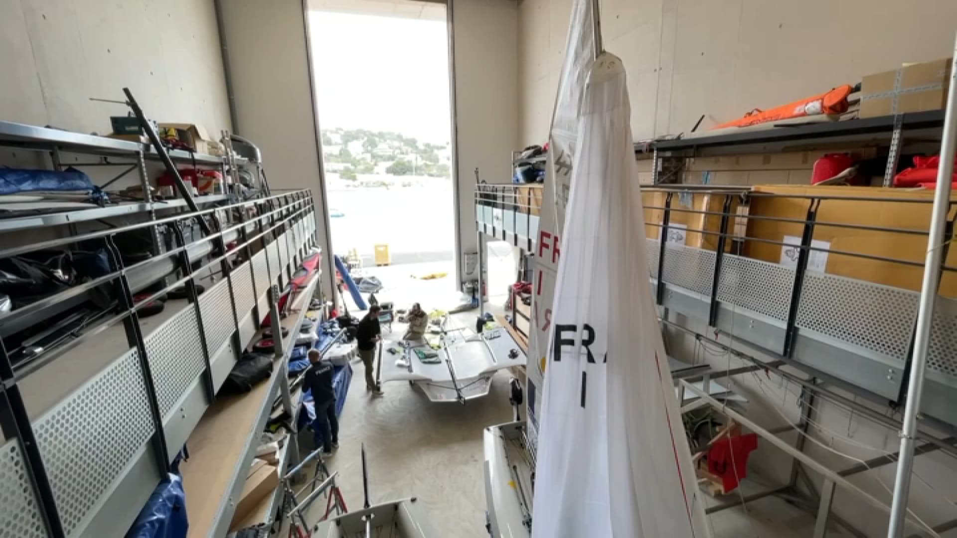 Le bâtiment du pôle France dans la marina olympique du Roucas blanc de Marseille, le 2 avril 2024, qui accueille les épreuves de voile lors des Jeux de Paris du 26 juillet au 11 août.