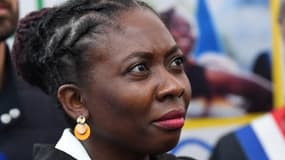 Danièle Obono devant le palais de Justice de Paris pendant le procès en première instance contre Valeurs Actuelles le 23 juin 2021