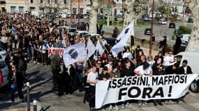 Des manifestants disent "non" à la Mafia, Ajaccio, le 8 mars 2025