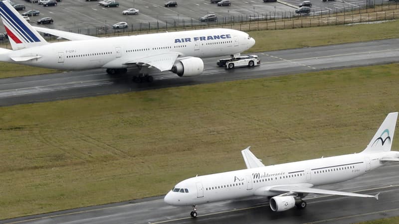 Le "poète escaladeur" est accusé d'être monté dans un avion sans billet en juillet dernier.