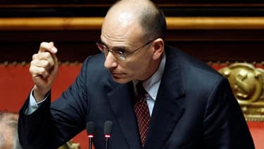 Après le vote de la Chambre des députés la veille, le nouveau président du Conseil italien, Enrico Letta, a obtenu mardi la confiance du Sénat par 233 voix contre 59. /Photo prise le 30 avril 2013/REUTERS/Giampiero Sposito