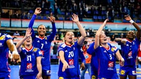 La joie des Bleues après leur victoire face au Danemark