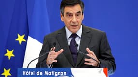"La France est un pays sûr, un pays dans lequel les investisseurs ont confiance et peuvent avoir confiance", a déclaré le Premier ministre au lendemain de la décision par l'agence de notation Standard & Poor's d'abaisser la note souveraine française de AA