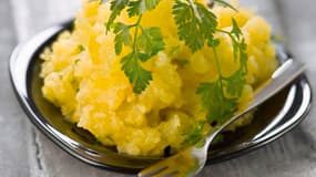 Voici une recette aux pommes de terre simple et efficace, à voir ici. 