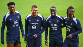 La bonne ambiance règne à l'entraînement des Bleus, le 15 juin 2024, à Paderborn
