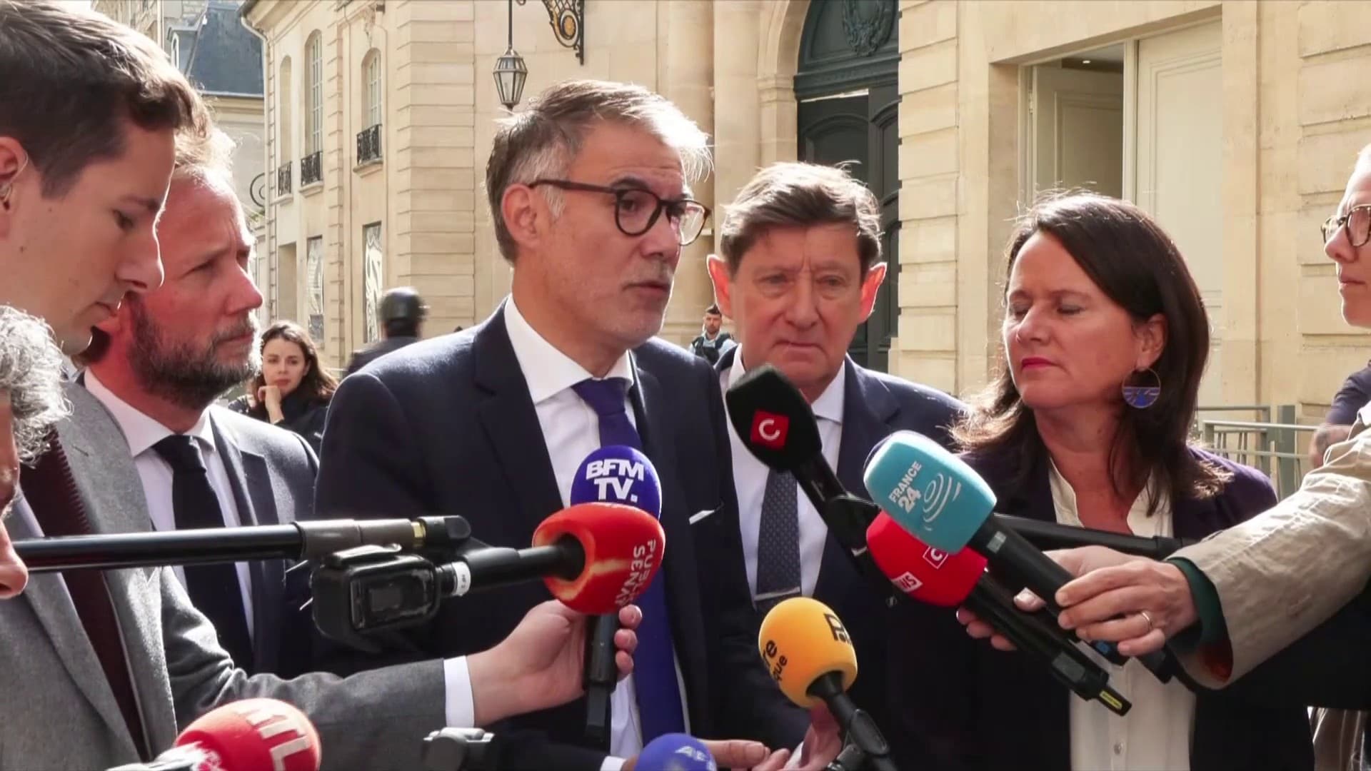 NOUVEAU GOUVERNEMENT: LE PS EST "RESTÉ SUR SA FAIM" APRÈS SA RENCONTRE AVEC UN SÉBASTIEN LECORNU "RESTÉ TRÈS FLOU"