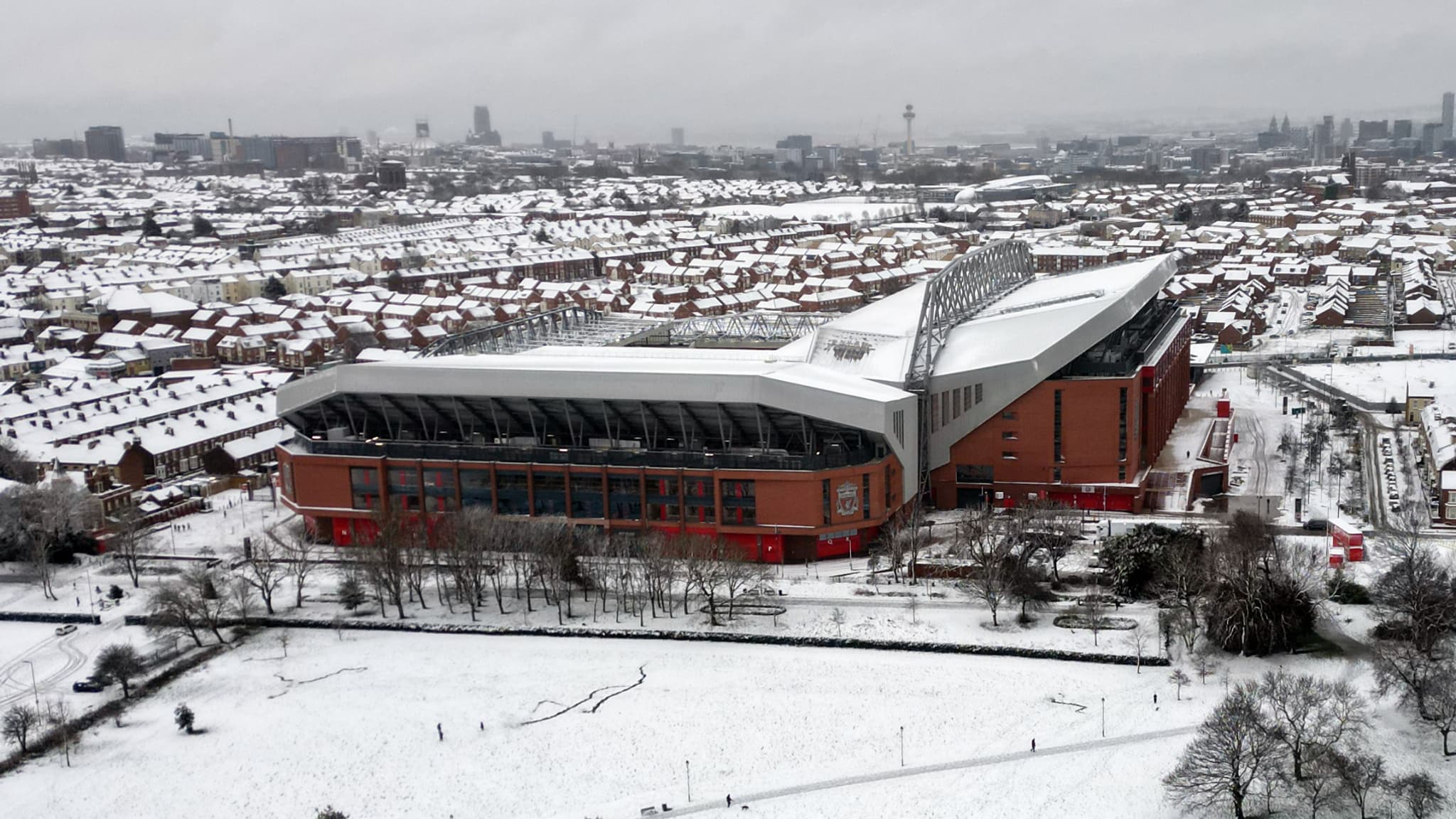 Le stade d'Anfield, à Liverpool, sous la neige le 5 janvier 2025