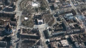 Vue satellite prise le 19 mars 2022 du théâtre de Marioupol trois jours auparavant
