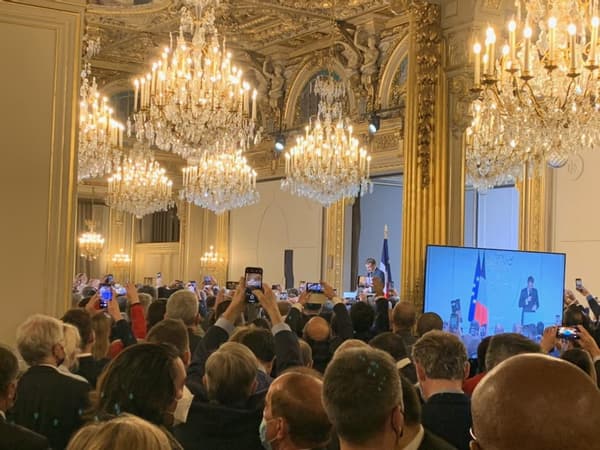 Emmanuel Macron a reçu un millier de maires ce mercredi 17 novembre 2021 à l'Élysée.