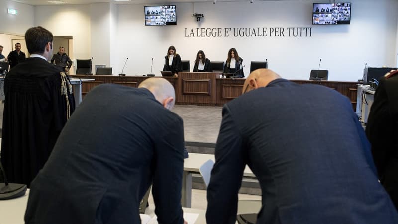 La lecture du verdict d'un procès contre la 'Ndrangheta, à l'issue duquel 207 personnes ont été reconnues coupables, le 20 novembre 2023, à Lamezia Terme, en Italie