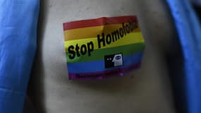 Un sticker stop homophobie (photo d'illustration)