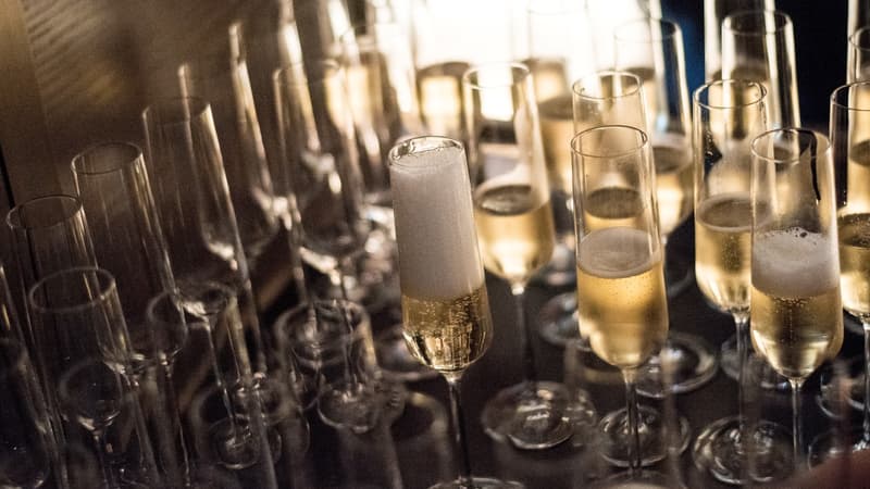 Image d'illustration - verres de champagne