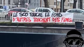 Une banderole de supporters à Angers
