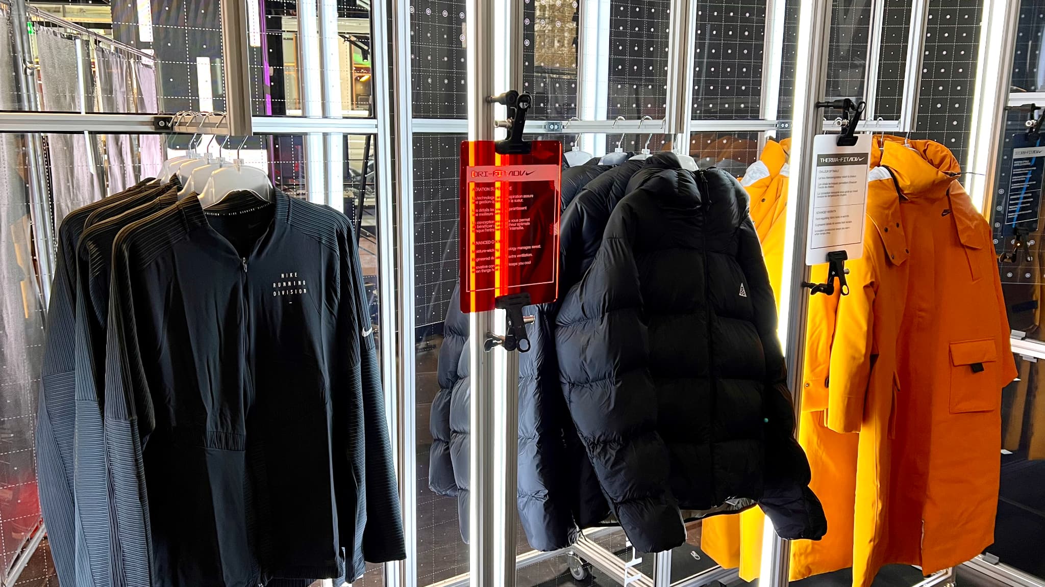 Les tenues Dri-FIT ADV, Therma-FIT ADV et Storm-FIT ADV.