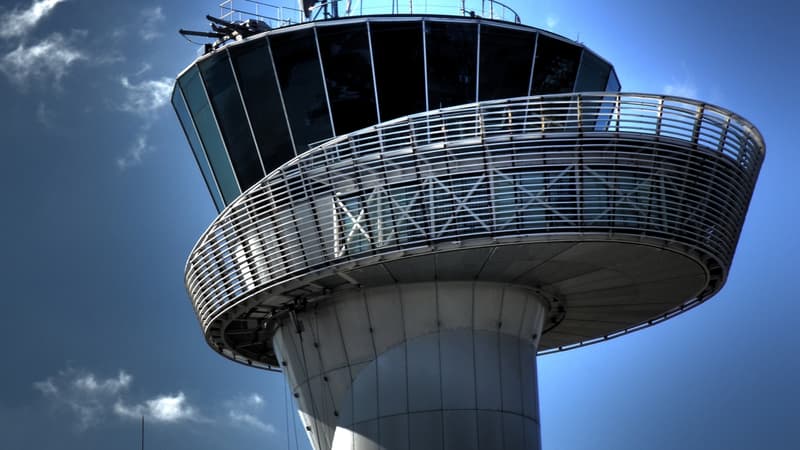 La tour de contrôle de l'aéroport de Bordeaux Mérignac. 