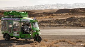 Le périple des "facteurs" les ont emmené à travers les steppes d'Iran, jusqu'à Paris.