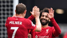 Mohamed Salah célébrant avec James Milner
