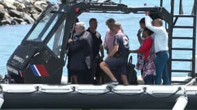 Marine Le Pen à Mayotte après un accident de barge le 7 janvier 2024. 