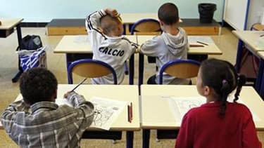 Versailles et Créteil sont les académies les mieux loties de France dans la répartition des 1.000 nouveaux professeurs des écoles qui viendront en renfort dans les écoles primaires dès septembre 2012 pour tenir la promesse de François Hollande. /Photo d'a