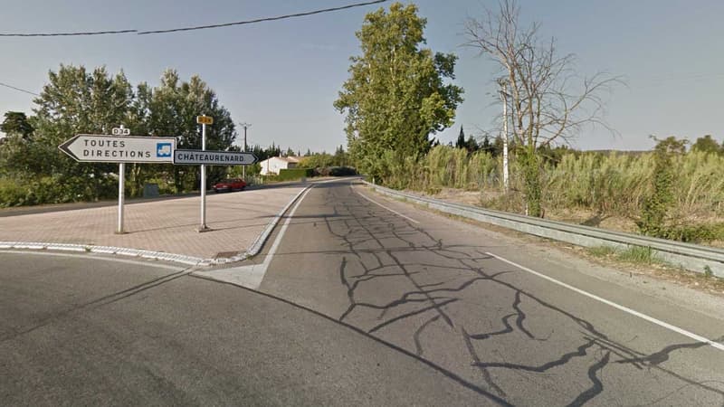 L'accident a eu lieu à quelques centaines de mètres après ce rond point, sur la départementale 28, près de Châteaurenard, dans les Bouches-du-Rhône.