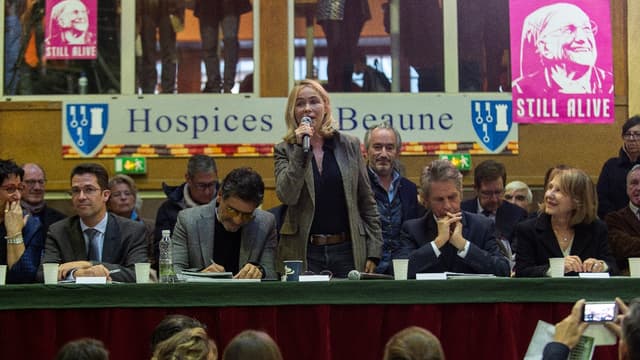 Les comédiens Nathalie Baye, Emmanuelle Béart et Pascal Elbé ont tenté de faire monter les prix au profit de l'Institut Pasteur