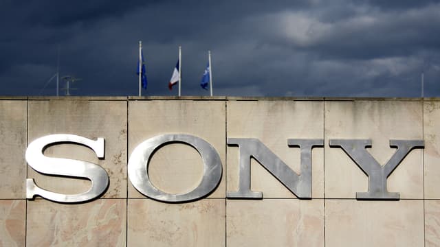 Après ses difficultés dans les divisions télé et PC, c'est dans le mobile que Sony cale.