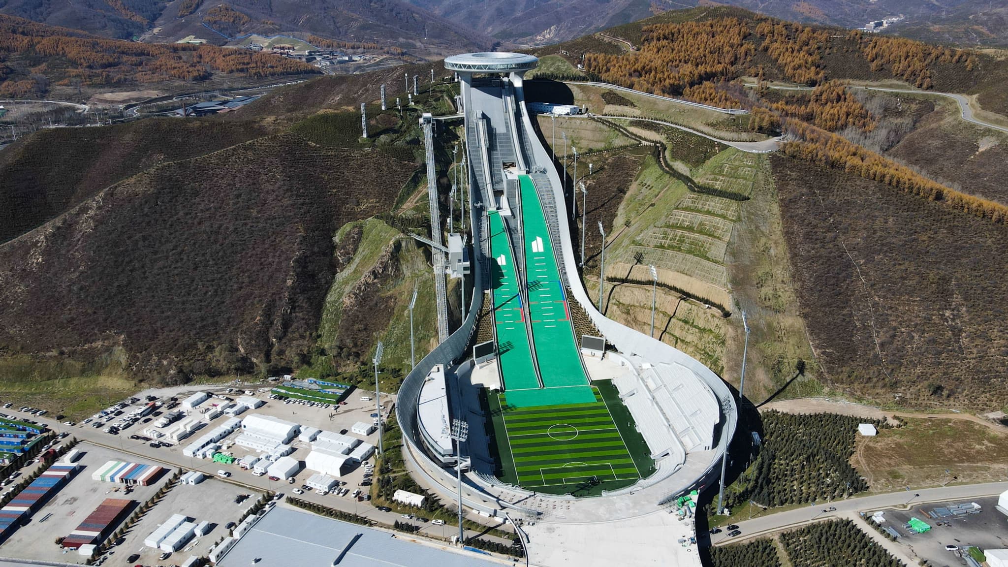 Le site de saut à ski des JO de Pékin à Zhangjiakou en octobre 2021