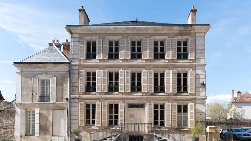 Un ancien tribunal à Avallon.