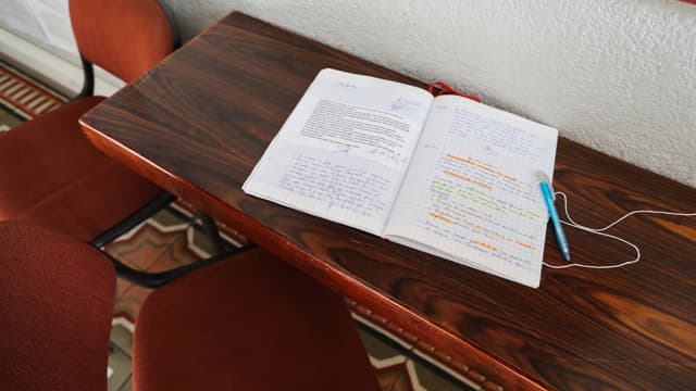 Un cahier de doléances dans la mairie de Cagnes-sur-Mer