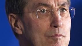 Le Parti socialiste et l'association SOS Racisme dénoncent une nouvelle "provocation" du ministre de l'Intérieur Claude Guéant, qui propose de réduire l'immigration légale et de limiter le regroupement familial. /Photo prise le 31 mars 2011/REUTERS/Charle
