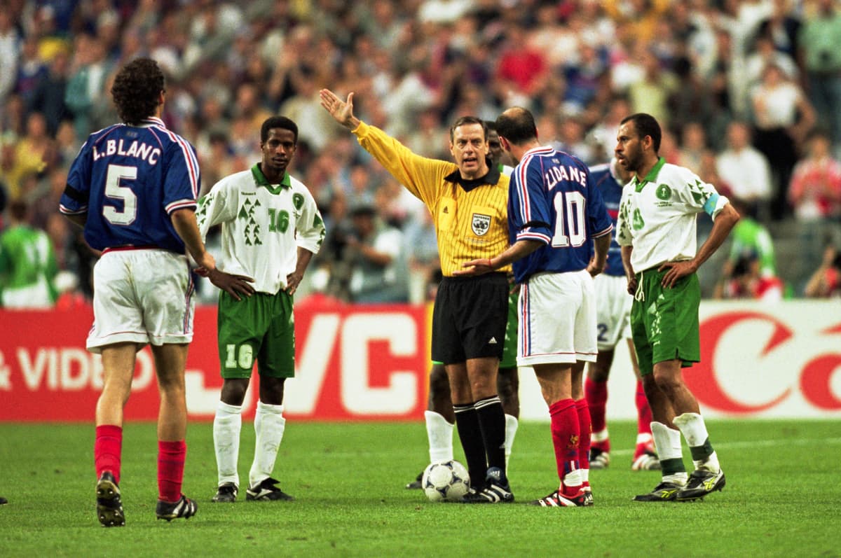 1998: Zinédine Zidane, Maestro Français et Ballon d'Or Post-Coupe du Monde, Une Carrière de