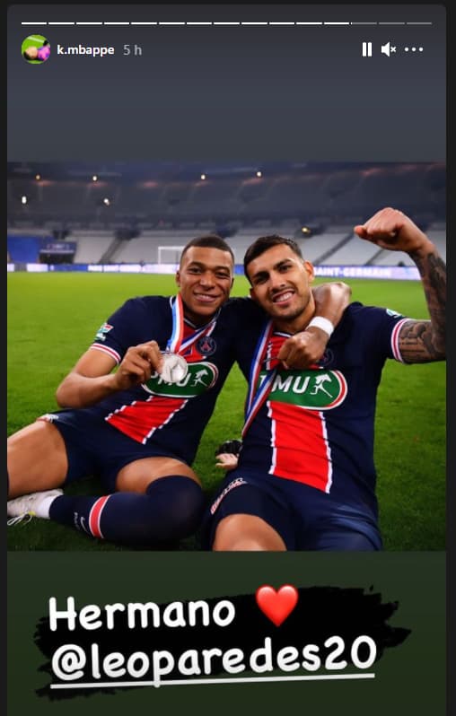 Kylian Mbappé avec Leandro Paredes avec la finale de la Coupe de France.