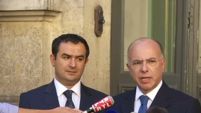 Le président du CFCM Anouar Kbibech et le ministre de l'Intérieur Bernard Cazeneuve, le 24 août 2016.