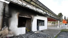 Le local incendié à Bessan (Hérault), le 19 décembre 2019 - PASCAL GUYOT / AFP