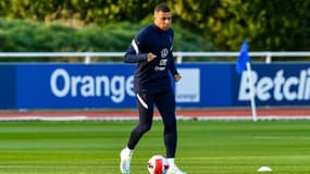 Kylian Mbappé avec l'équipe de France le 22 mars 2022