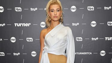 Hailey Baldwin le 27 juillet 2017 à Beverly Hills