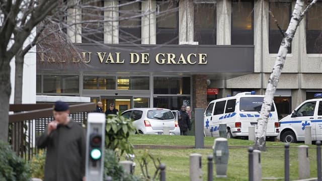 Un ancien colonel de l'armée libyenne a disparu mystérieusement depuis deux semaines d'un hôpital militaire parisien où il avait été admis pour un accident cérébral. Abdusalam Aboudajaja, 68 ans, a été aperçu pour la dernière fois le 6 août dernier, sur d