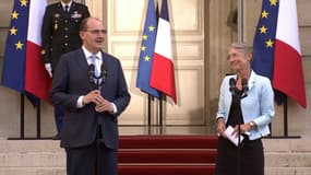 Jean Castex et Elisabeth Borne lors de la passation à Matignon le 16 mai 2022.