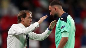 Roberto Mancini et Gianluigi Donnarumma, à Londres le 26 juin 2021
