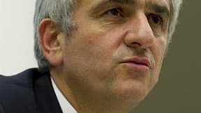 Hervé Morin s'engouffre dans la brèche laissée par le retrait de Jean-Louis Borloo en réaffirmant sa volonté de concourir à l'élection présidentielle de 2012, mais sa candidature est loin de susciter l'enthousiasme dans les chapelles centristes. /Photo pr