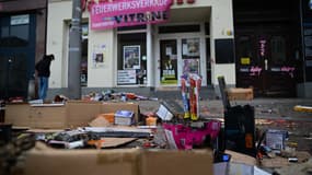 Des feux d'artifice usagés devant une boutique à Berlin, en Allemagne (illustration)