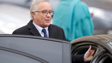 François Rebsamen tente d'apaiser les tensions autour de son projet de loi.