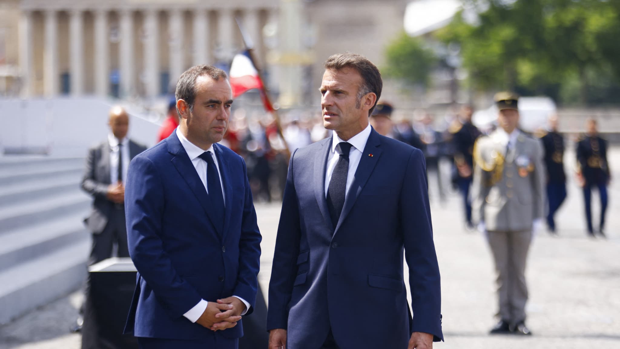 "SUSPENDRE LA RÉFORME DES RETRAITES, C'EST NON": POUR SE MAINTENIR, SÉBASTIEN LECORNU DOIT-IL S'ÉMANCIPER D'EMMANUEL MACRON?