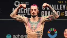 Sean O'Malley lors de la pesée avant son combat face à Merab Dvalishvili à Los Angeles
